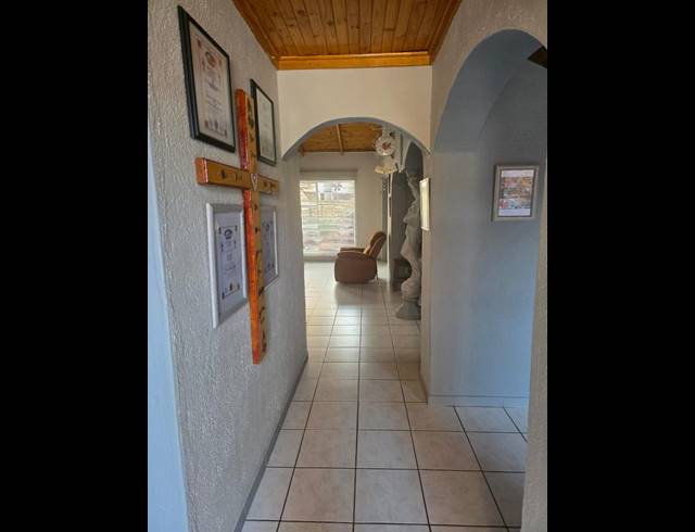 2 BEDROOM TOWNHOUSE FOR SALE IN HELIKONPARK